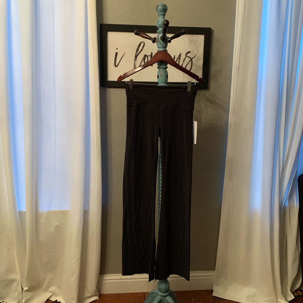 Athleta Barre Flare Pants NWT never worn